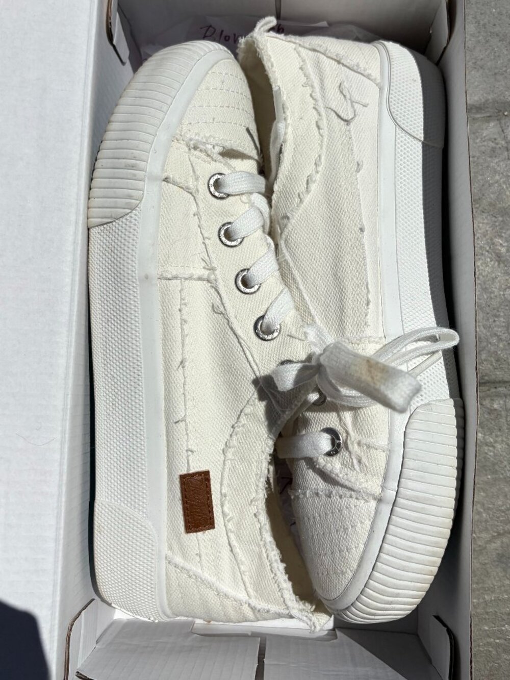 Blowfish Malibu Clay White Smoked Distress Canvas Lace Up Sneakers Size 8.5